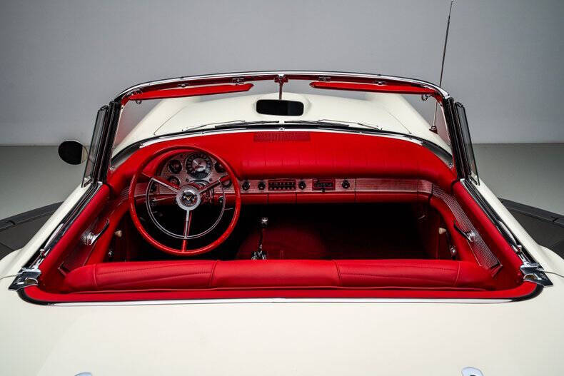 1957 Ford Thunderbird