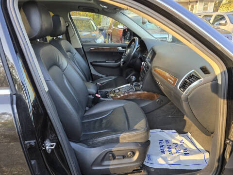 2011 Audi Q5 2.0T quattro Premium Plus