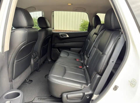 2017 Nissan Pathfinder SL