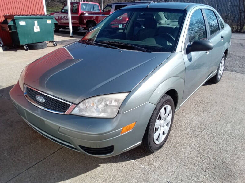 2005 Ford Focus for sale at ROTH'S AUTO SVC in Wadsworth OH