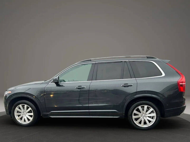 2016 Volvo XC90 T6 Momentum