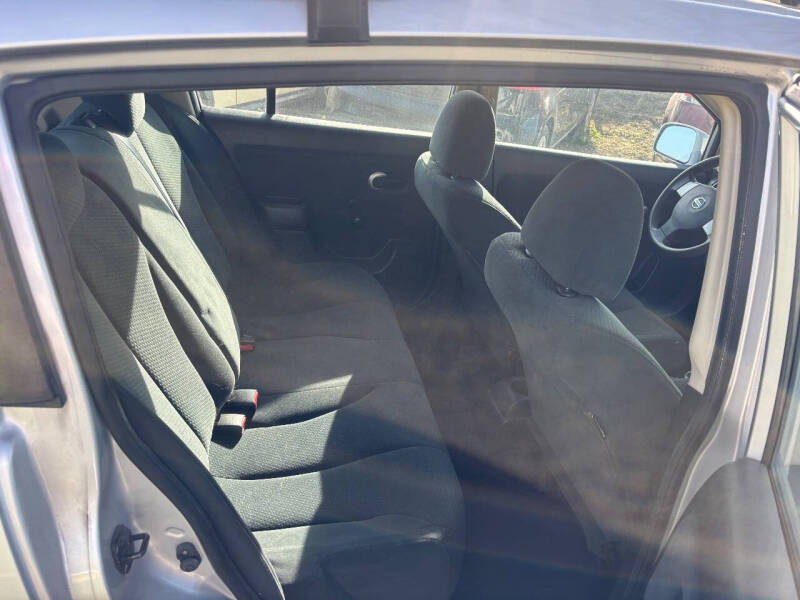 2010 Nissan Versa 1.8 S