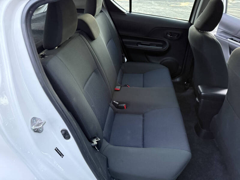 2016 Toyota Prius c Three