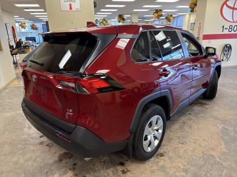 2023 Toyota RAV4 LE