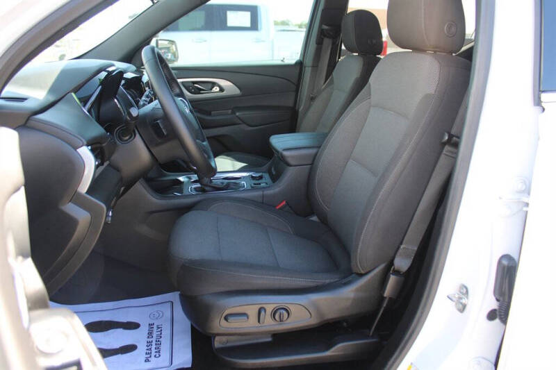 2022 Chevrolet Traverse LT Cloth