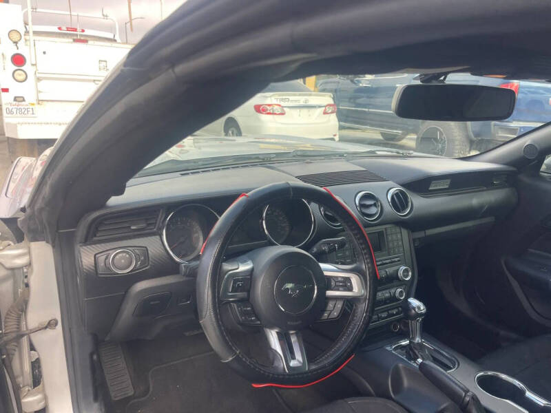 2016 Ford Mustang V6