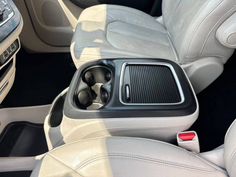 2021 Chrysler Pacifica Touring L