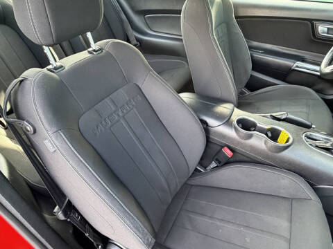 2020 Ford Mustang EcoBoost