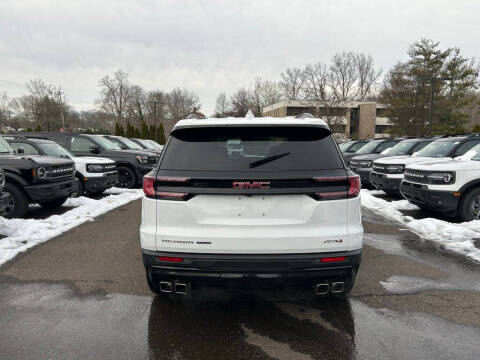 2024 GMC Acadia AT4