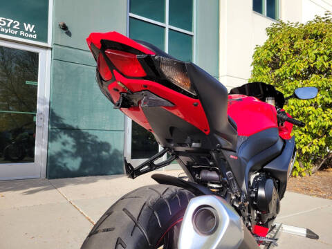 2015 Suzuki GSX-R1000