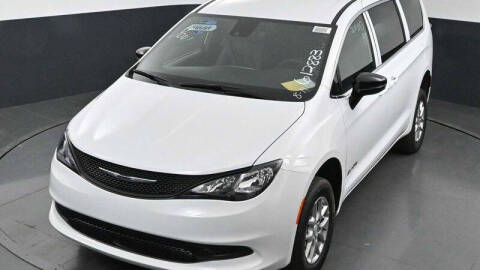 2025 Chrysler Voyager LX