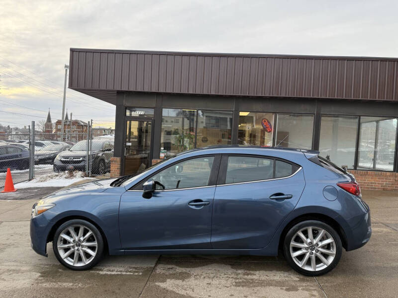 2017 Mazda MAZDA3 Touring