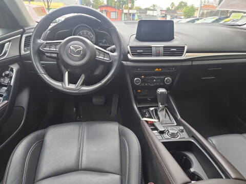 2018 Mazda MAZDA3 Touring