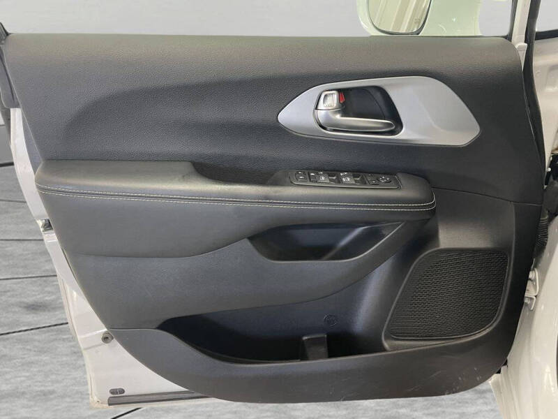 2022 Chrysler Pacifica Touring
