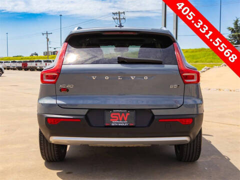 2023 Volvo XC40 B5 Plus Bright Theme