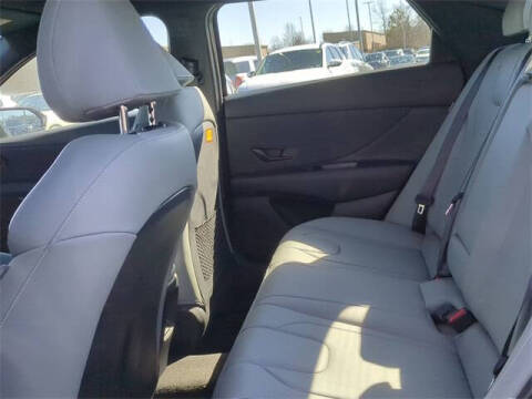 2025 Hyundai Elantra Hybrid Limited