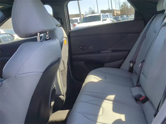 2025 Hyundai Elantra Hybrid Limited