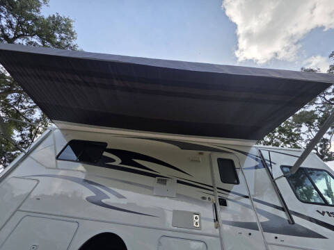 2013 Winnebago Vista