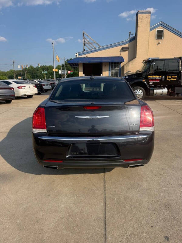 2016 Chrysler 300 Limited