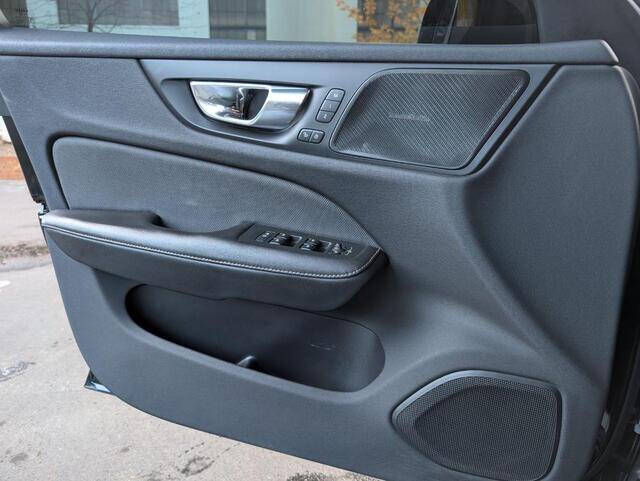 2020 Volvo V60 T5 R-Design