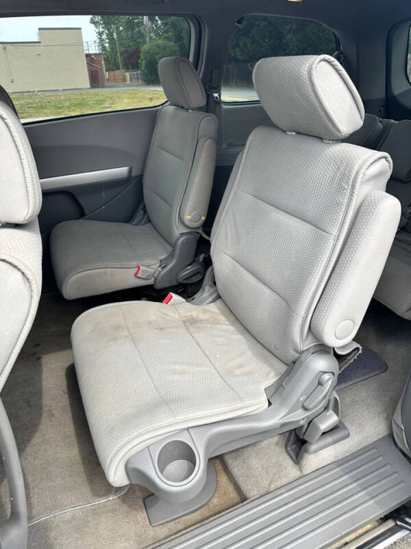 2009 Nissan Quest S photo 11