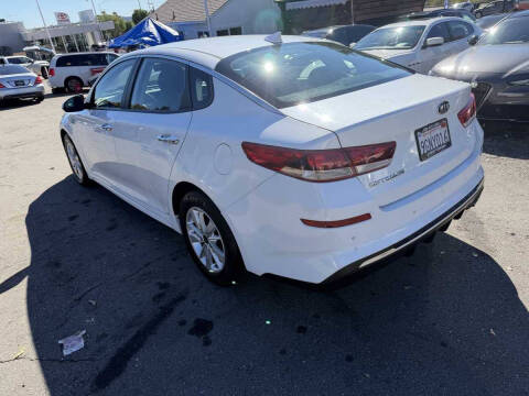 2019 Kia Optima LX