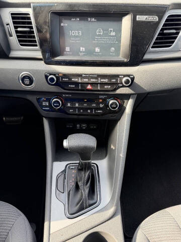 2017 Kia Niro LX
