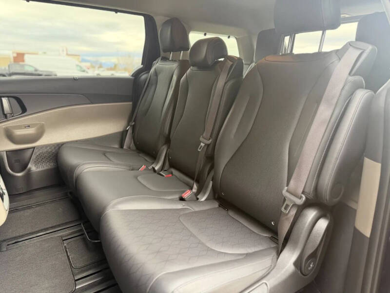 2025 Kia Carnival EX