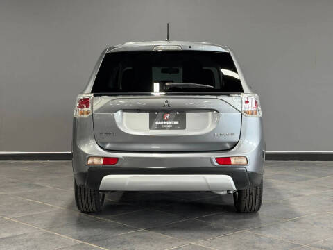 2015 Mitsubishi Outlander SE