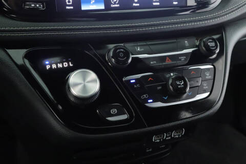 2022 Chrysler Pacifica Hybrid Touring L