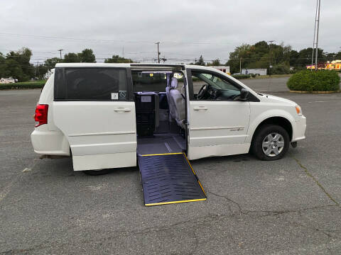 2012 Dodge Grand Caravan for sale at BT Mobility LLC in Wrightstown NJ