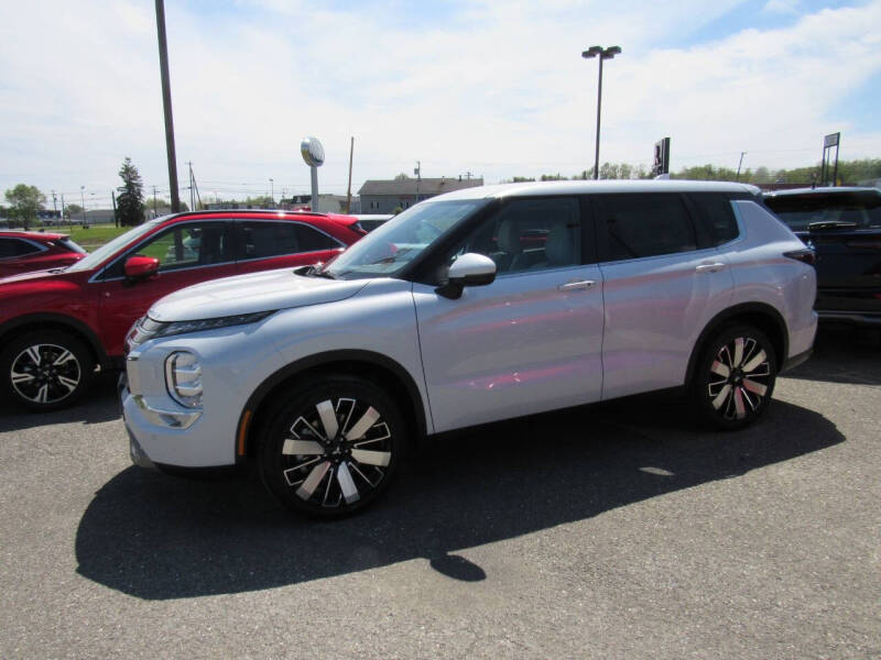 2025 Mitsubishi Outlander SE