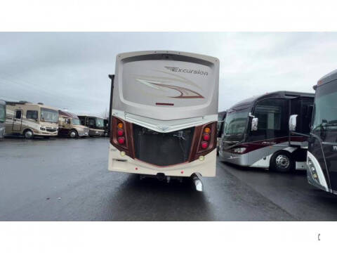 2014 Freightliner XCS Chassis