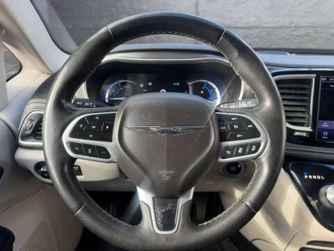 2022 Chrysler Pacifica Hybrid Touring L
