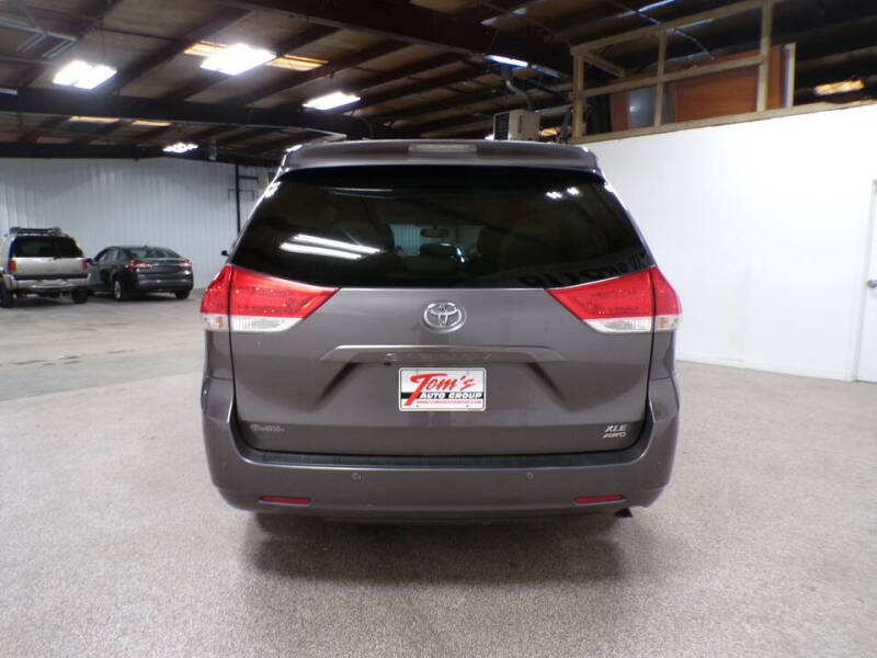 2011 Toyota Sienna XLE 7-Passenger