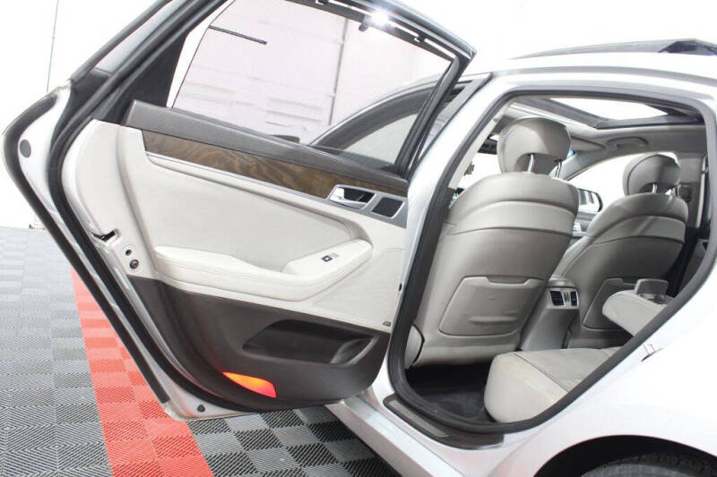 2015 Hyundai Genesis