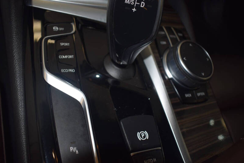 2018 BMW 5 Series 540i