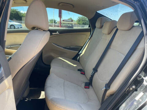 2012 Hyundai Accent GLS