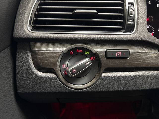 2016 Volkswagen Passat 1.8T SEL Premium