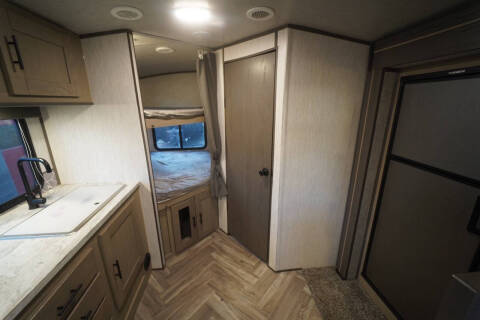 2021 Cruiser RV shadow  Cruiser