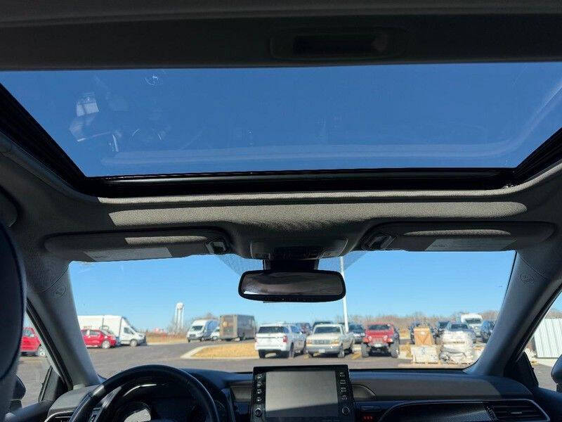 2022 Toyota Camry Hybrid XSE