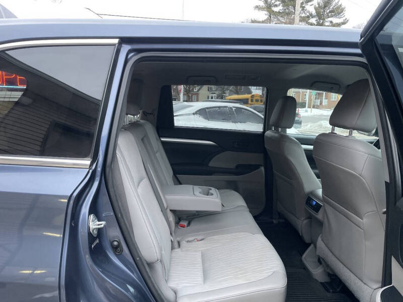 2014 Toyota Highlander LE