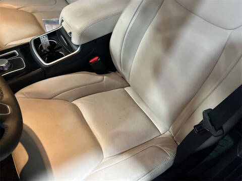 2023 Chrysler 300 Touring L