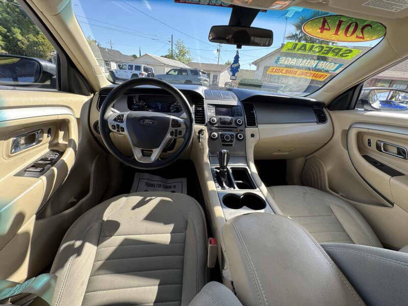 2014 Ford Taurus SE