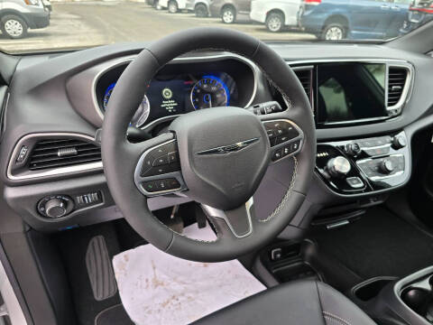 2026 Chrysler Voyager LX