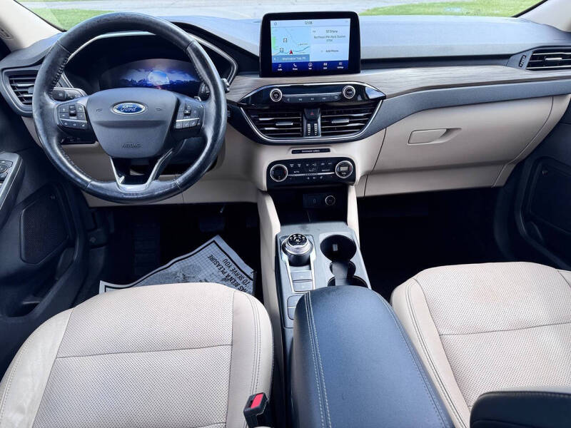 2020 Ford Escape Titanium
