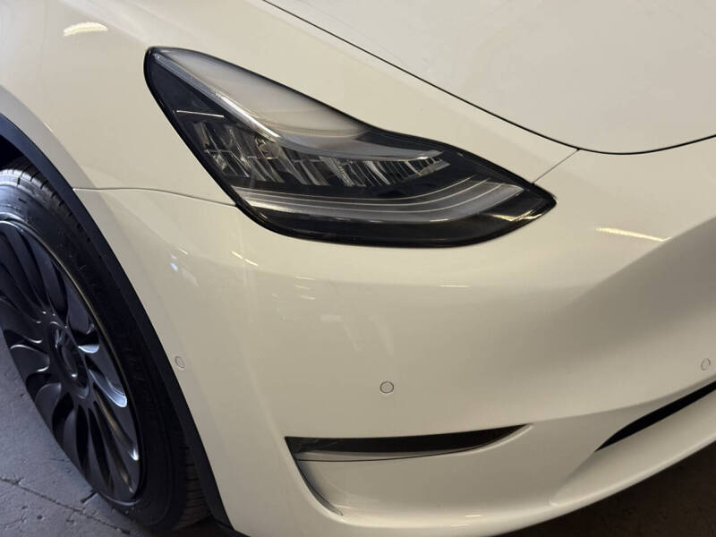 2022 Tesla Model Y Long Range - Photo 13