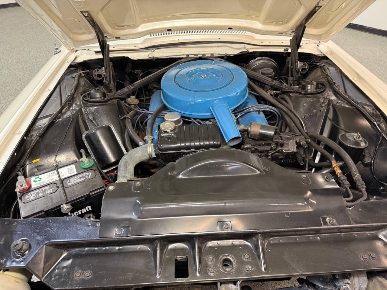 1964 Ford Thunderbird 33