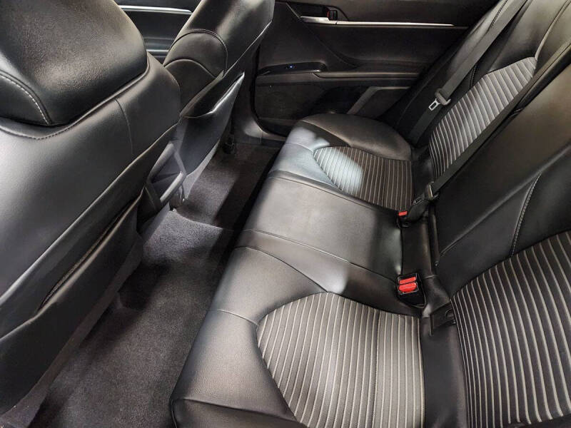 2020 Toyota Camry SE