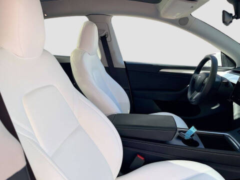 2025 Tesla Model Y Long Range